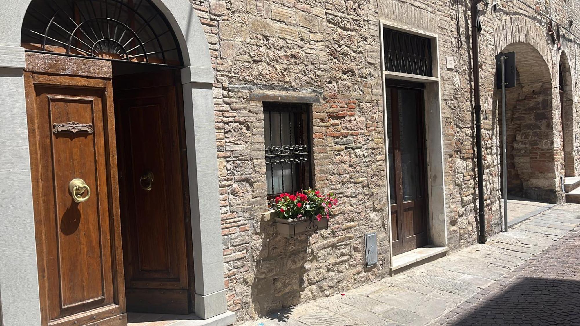 L'Inferno Di Dante Bed & Breakfast Gubbio Exterior foto